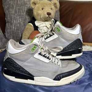 Size 8.5 - Air Jordan 3 Retro Chlorophyll beat